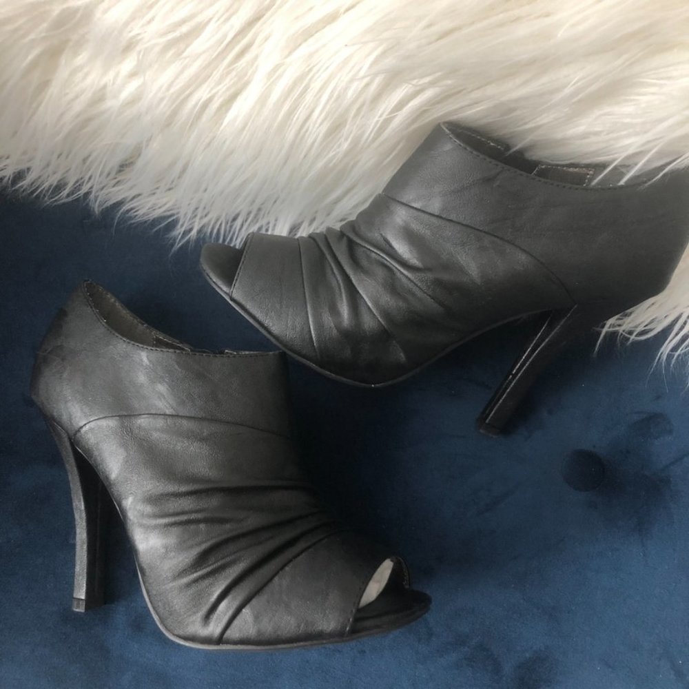 Nib! Charles David Fluster 2 Open Toe Booties - image 3